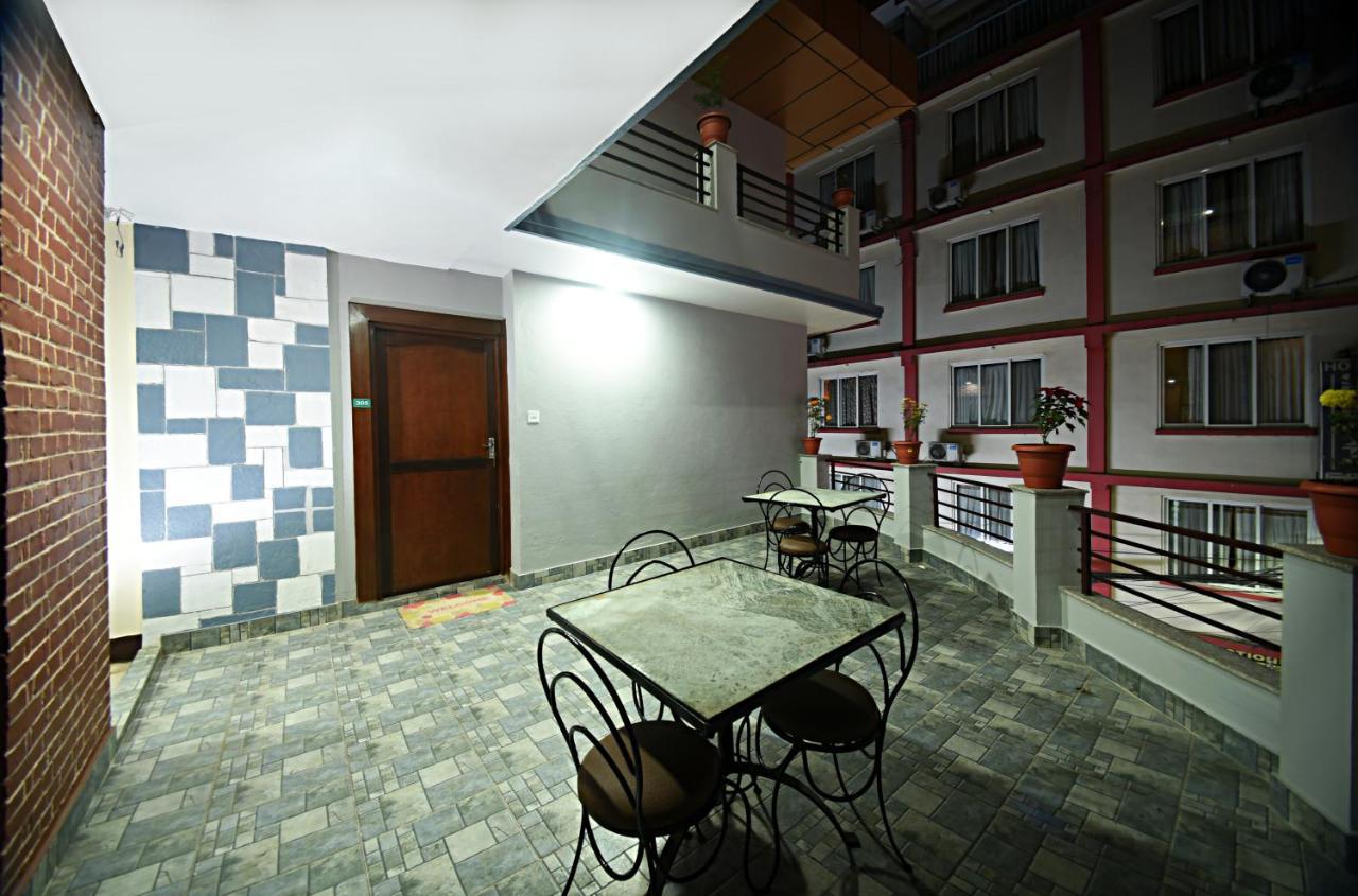 Karma Hotel Nepal Катманду Экстерьер фото