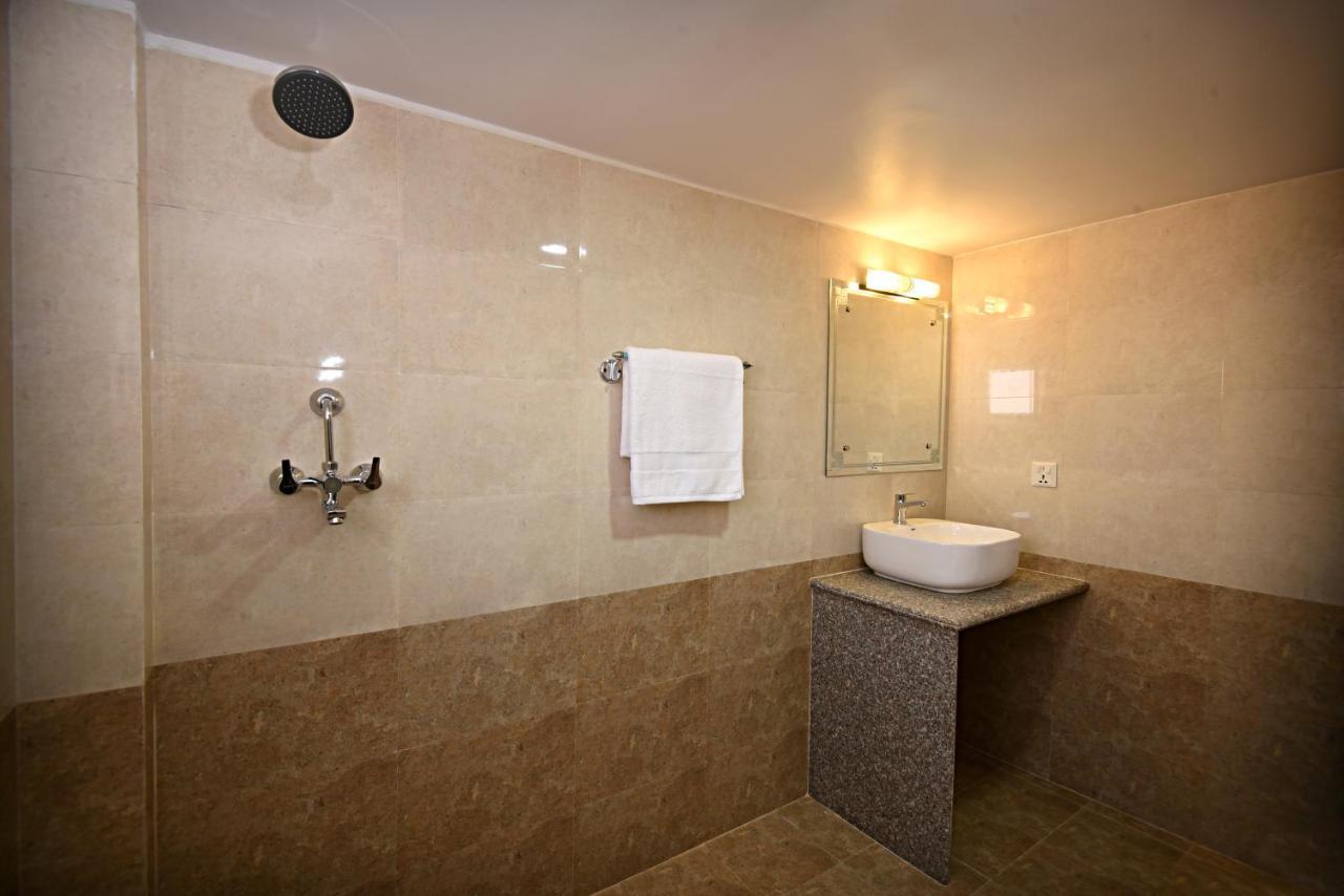 Karma Hotel Nepal Катманду Экстерьер фото